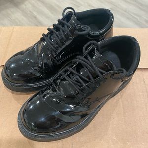 Womens bates high gloss Oxford shoe size 5.5